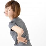 腰痛の女性